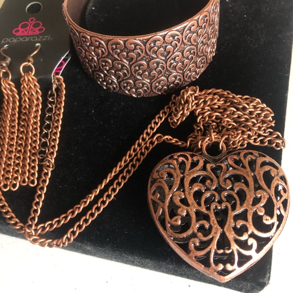 paparazzi Jewelry - Heart necklace and bracelet. Color: Copper paparazzi Jewelry - Heart necklace and bracelet. Color: Copper